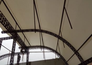 perbedaan membran pvc blackout dan non-blackout